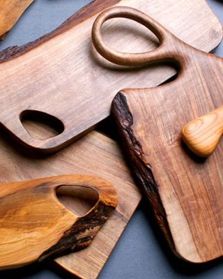 Strom, který přestal plodit, u nás není jen dřevem do kamen, máme pro něho další využití. ☝ Trklo nás to, když jsme v...